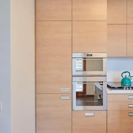 Large Navigli Apartment Mailand