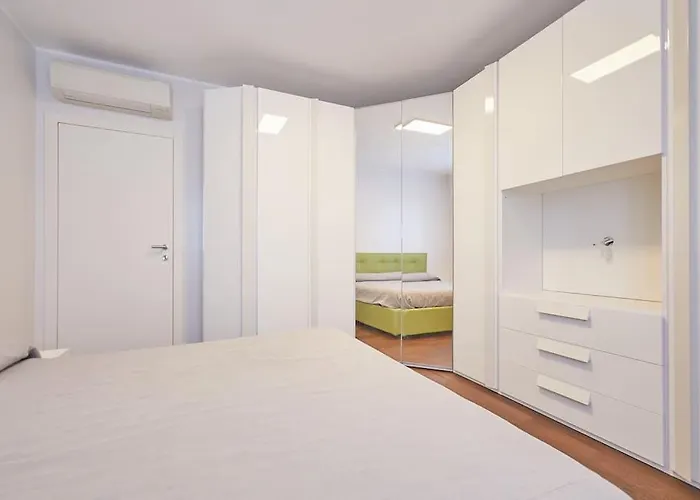 Large Navigli Apartment *